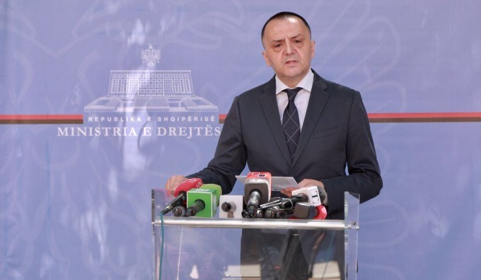 Ndertimet pa leje, Artan Lame: Tri keshilla per te legalizuar apartamentet